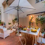 In With Private Garden Lucca