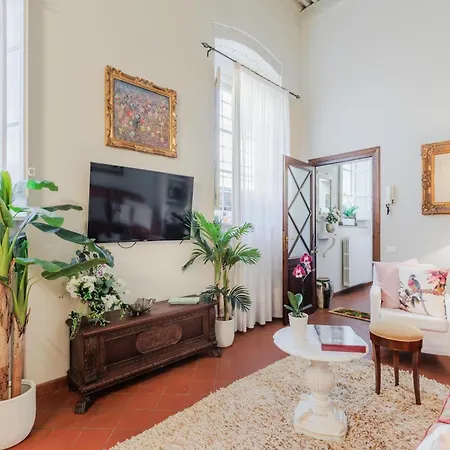 Apartment Romantic With Private Garden Lucca
