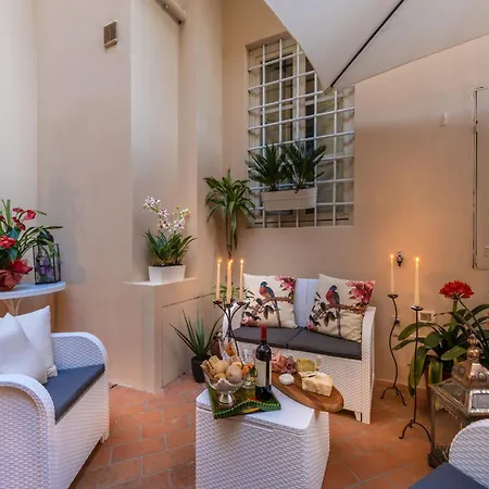 Apartment Romantic With Private Garden *