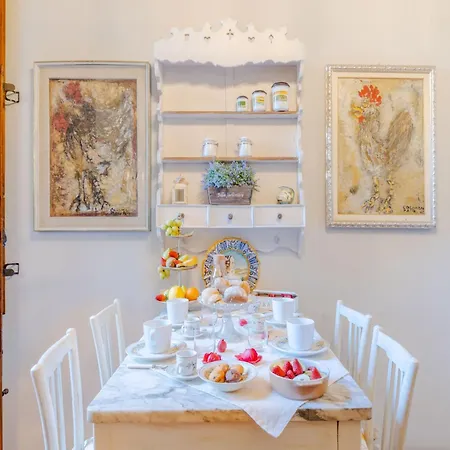 Romantic With Private Garden Apartment