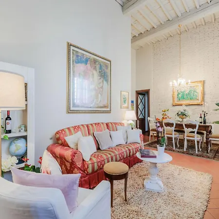 Romantic With Private Garden Apartment *