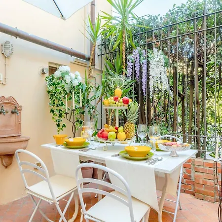 Romantic With Private Garden Apartment *