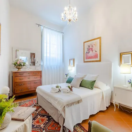 Romantic With Private Garden Apartment Lucca