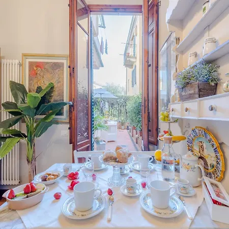 Apartment Romantic With Private Garden Lucca