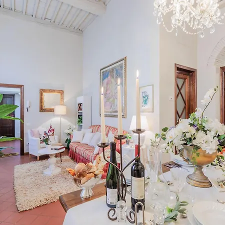 Romantic With Private Garden Apartment Lucca