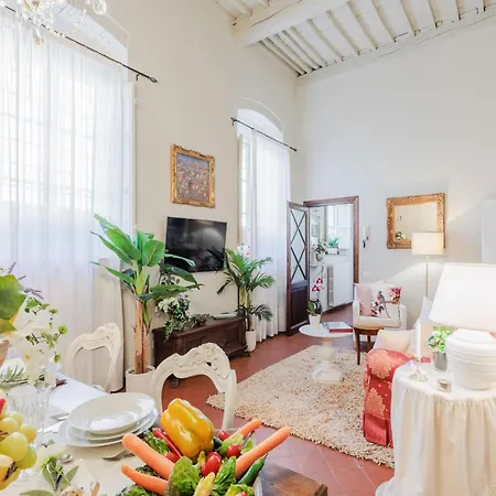 Apartment Romantic With Private Garden