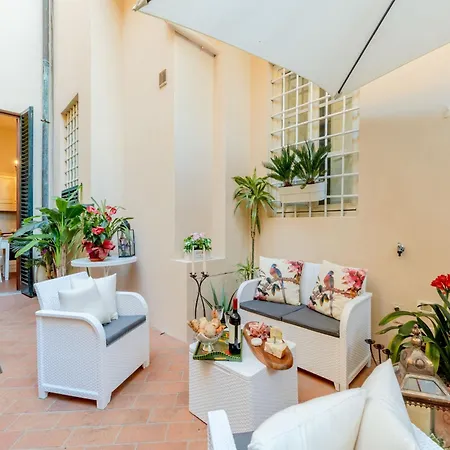 Romantic With Private Garden Lucca