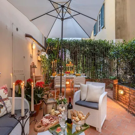 Romantic With Private Garden Apartment *