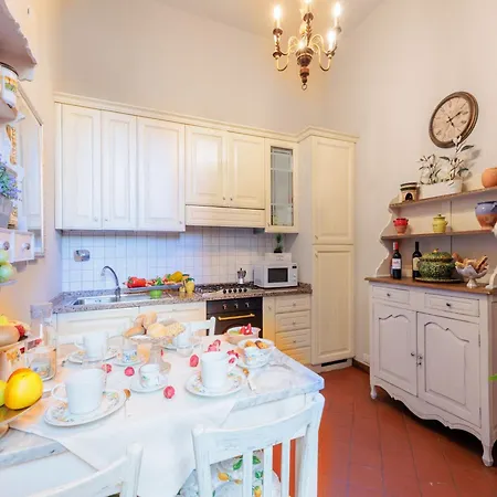 Apartment Romantic With Private Garden *