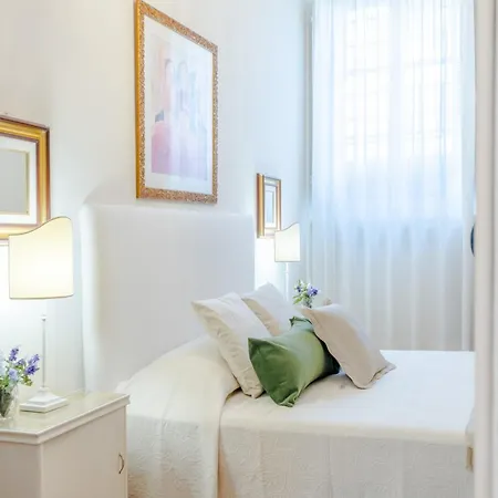 Romantic With Private Garden *