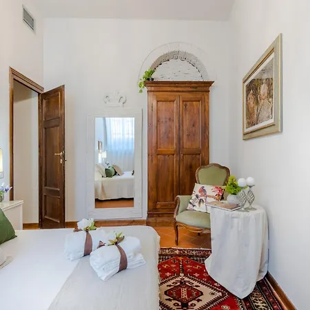 Apartment Romantic With Private Garden