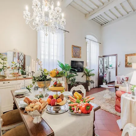 Apartment Romantic With Private Garden Lucca